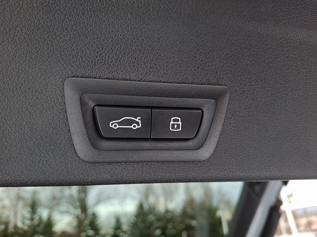 Thumbnail: 2025 BMW X6 - 29