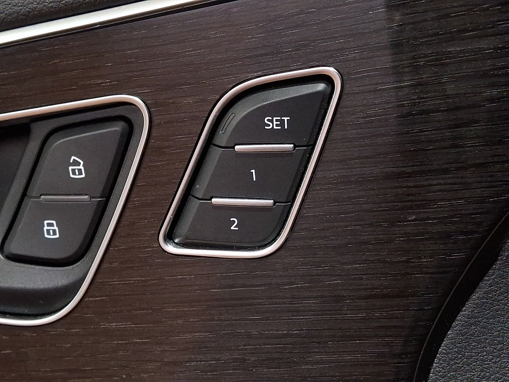 Thumbnail: 2021 Audi Q7 - 20