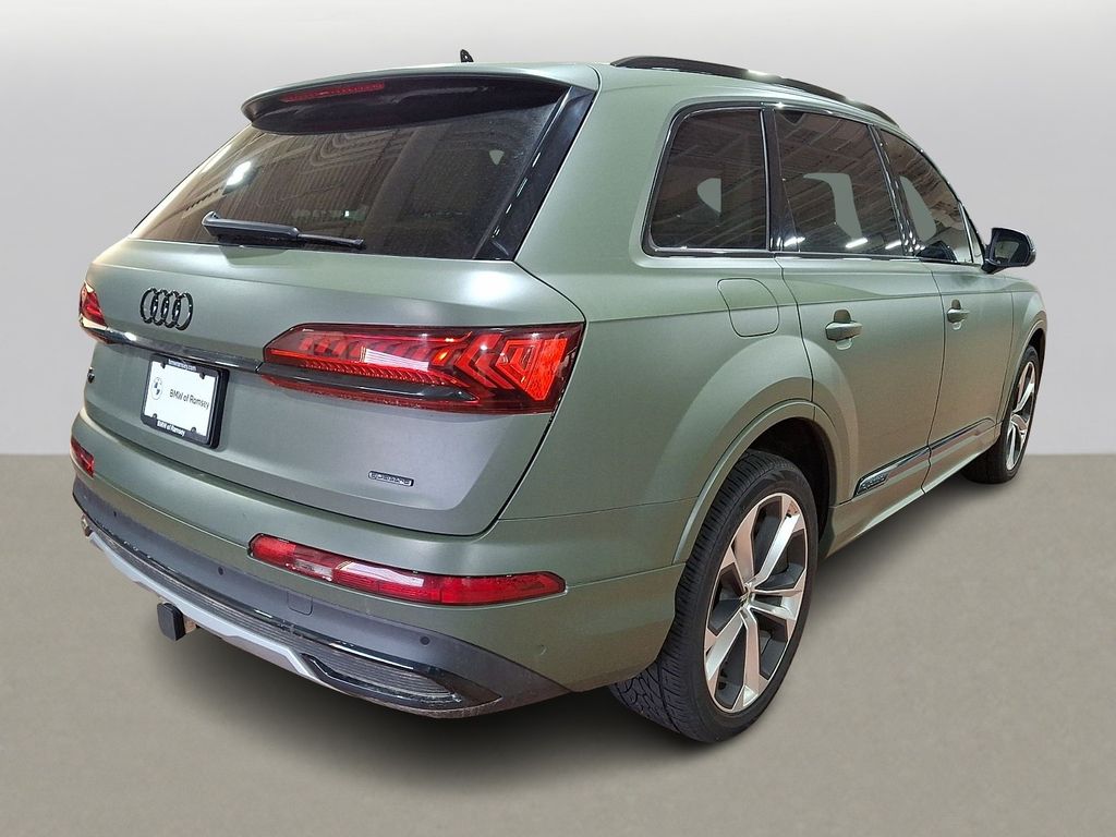 Thumbnail: 2021 Audi Q7 - 4