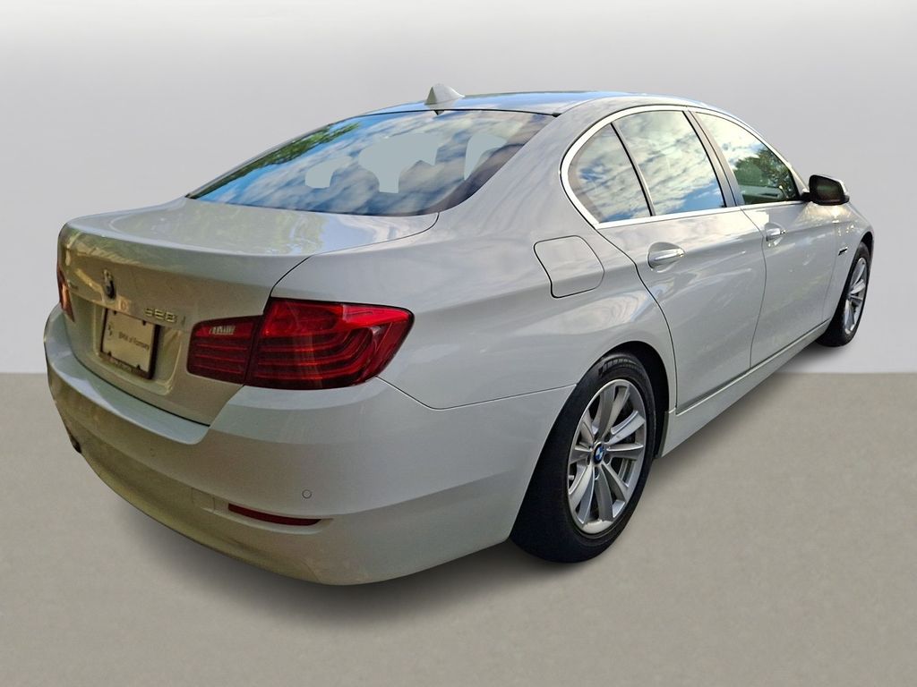Thumbnail: 2016 BMW 5 Series - 3