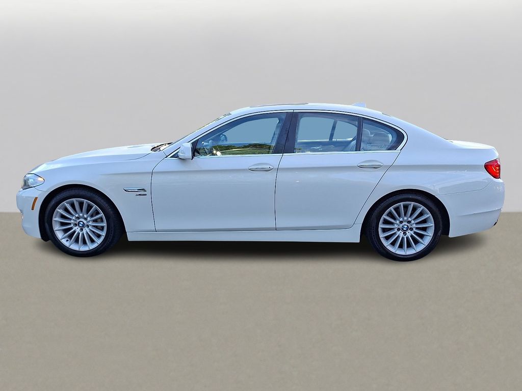 Thumbnail: 2012 BMW 5 Series - 5