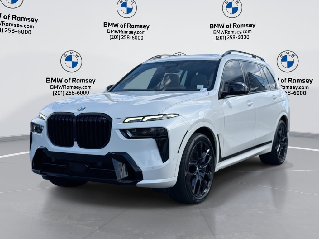 2025 BMW X7 M60i