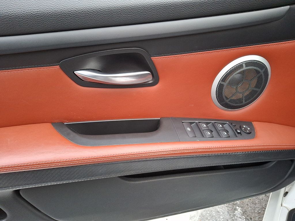 Thumbnail: 2012 BMW M3 - 9