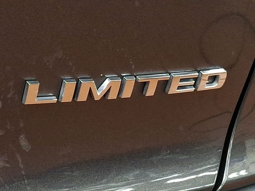 Thumbnail: 2021 Jeep Cherokee - 29