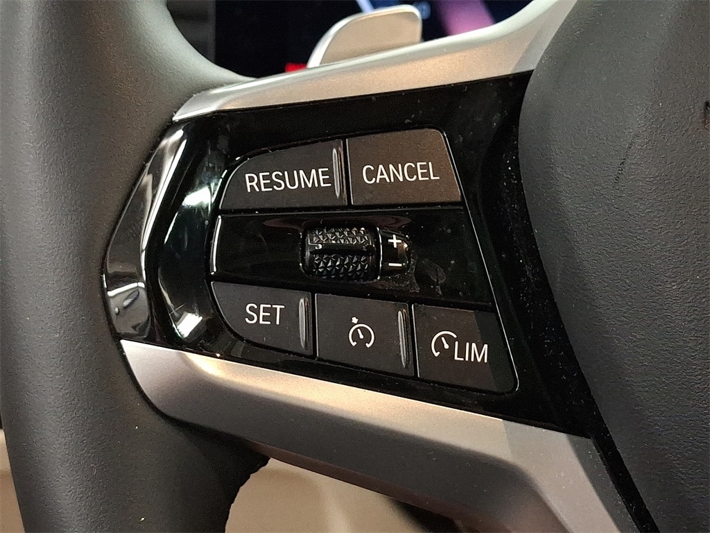 Thumbnail: 2025 BMW 3 Series - 18