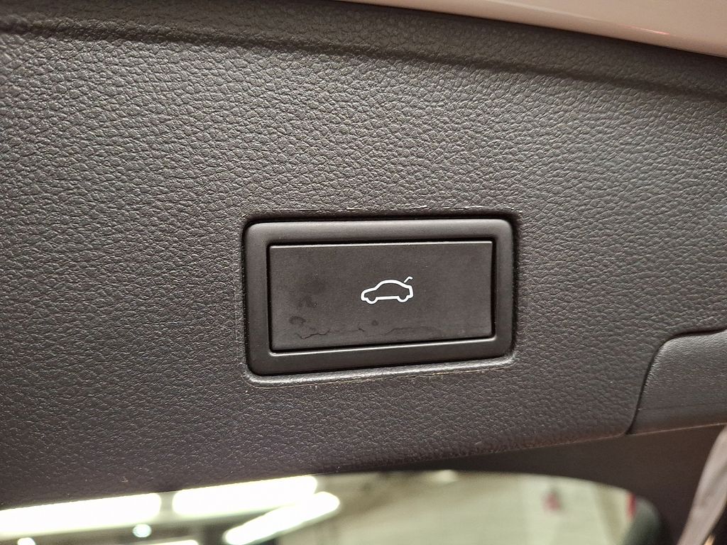 Thumbnail: 2022 Volkswagen Atlas - 27