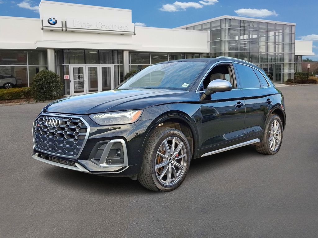 Thumbnail: 2022 Audi SQ5 - 1