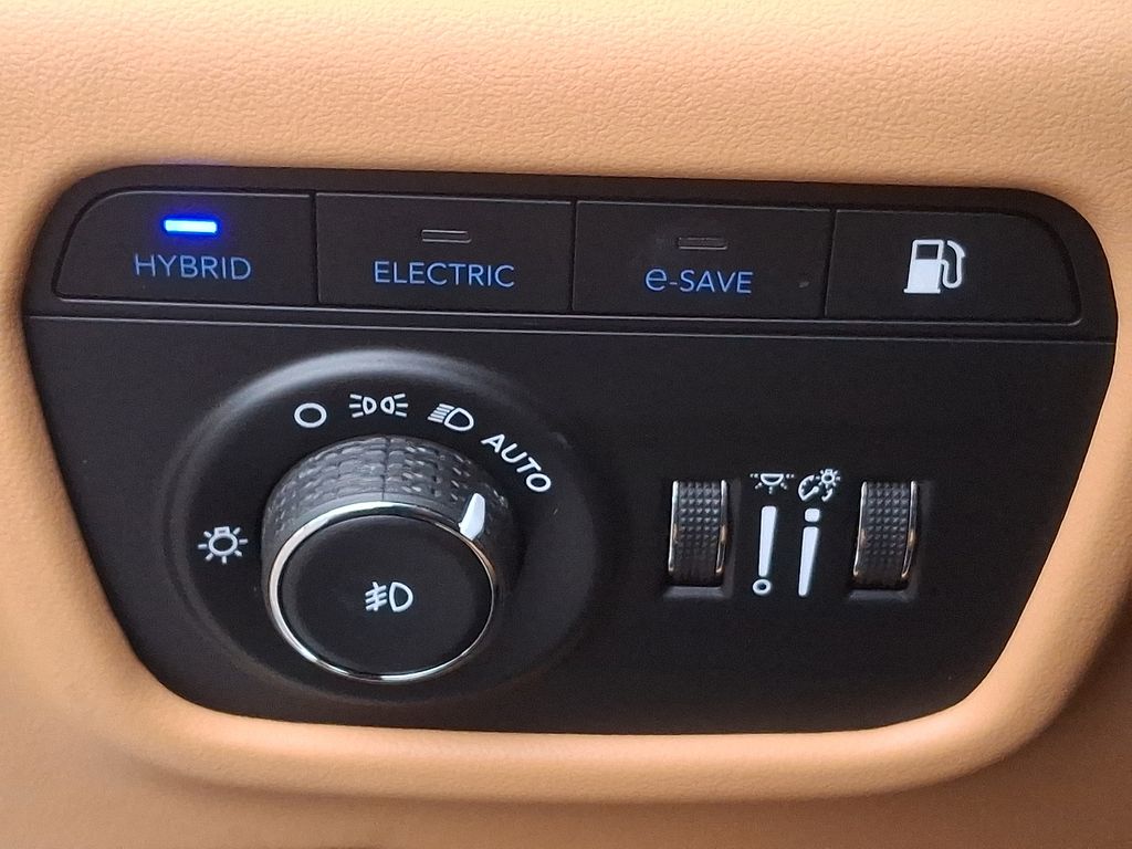 Thumbnail: 2023 Jeep Grand Cherokee - 23