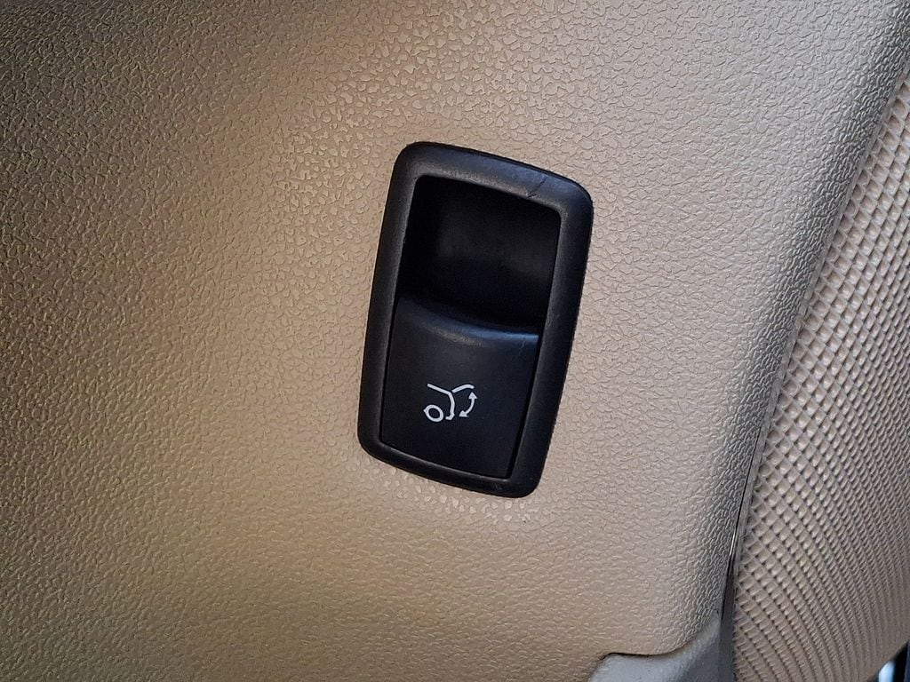 Thumbnail: 2011 Mercedes-Benz GL-Class - 23