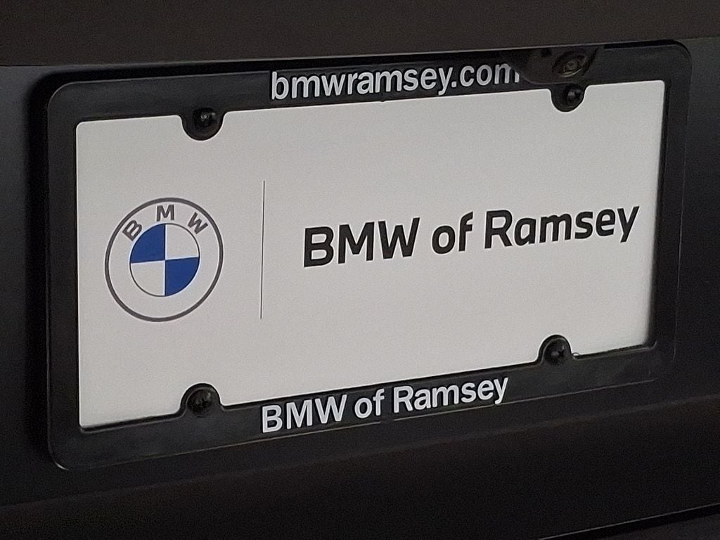 Thumbnail: 2026 BMW M5 - 10