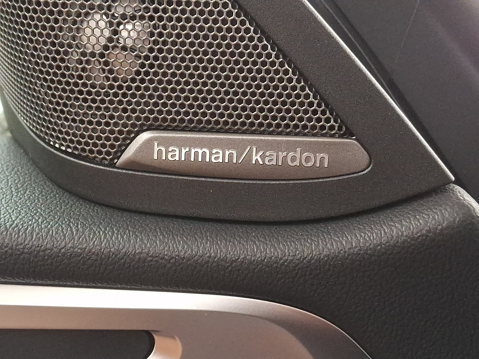 Thumbnail: 2025 BMW i4 - 23