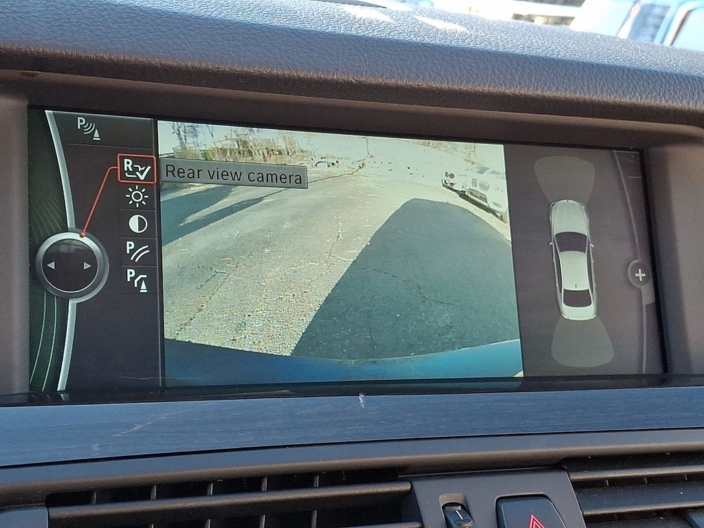 Thumbnail: 2011 BMW 5 Series - 15