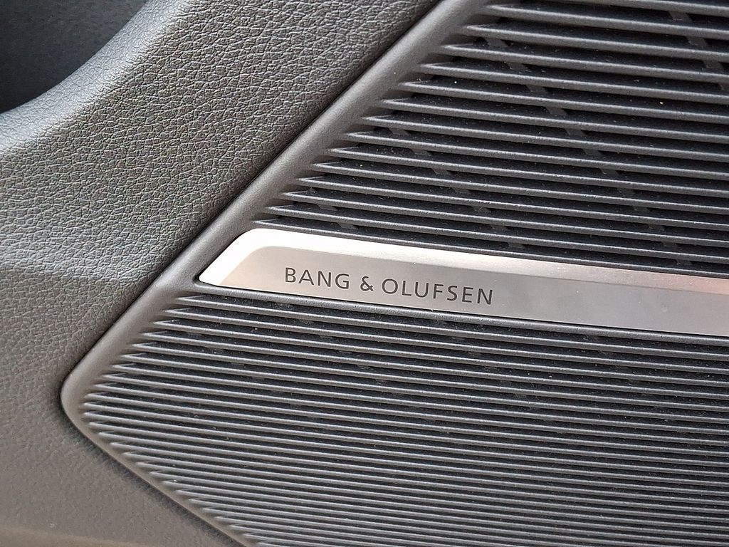 Thumbnail: 2023 Audi SQ7 - 23