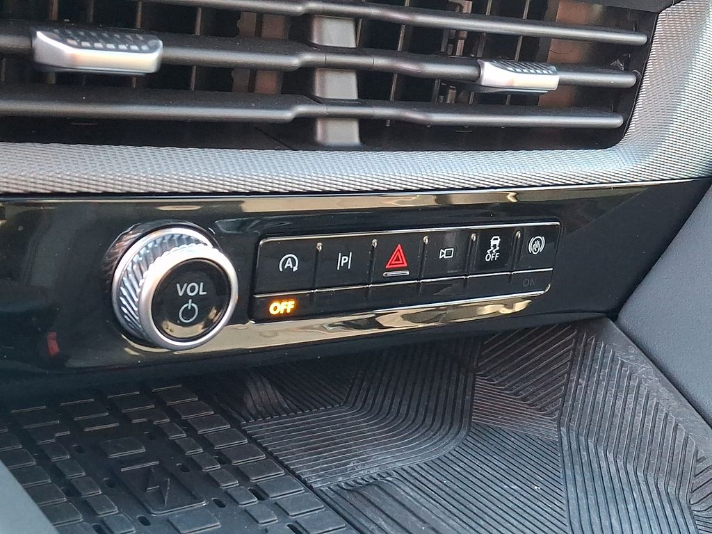 Thumbnail: 2025 Ford Explorer - 13