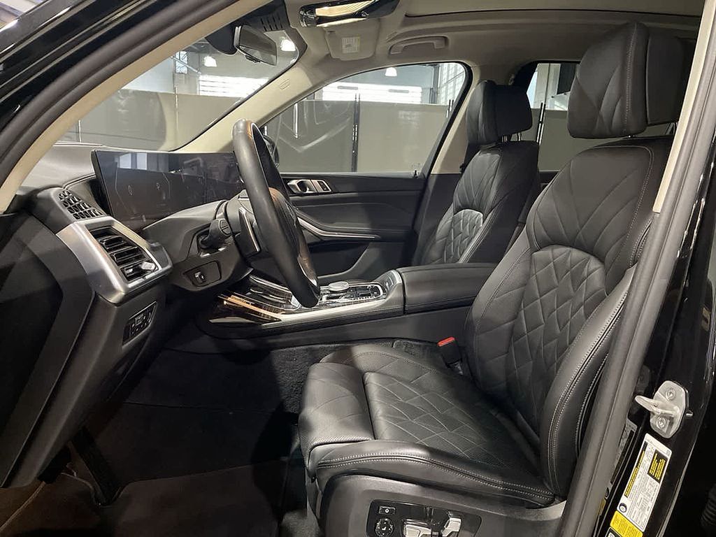 Thumbnail: 2023 BMW X7 - 23