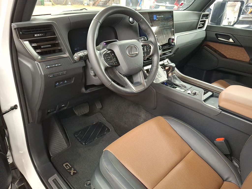 Thumbnail: 2024 Lexus GX - 10