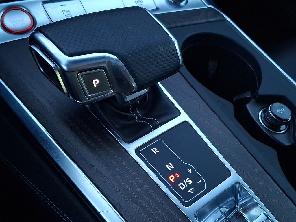 Thumbnail: 2020 Audi S6 - 10