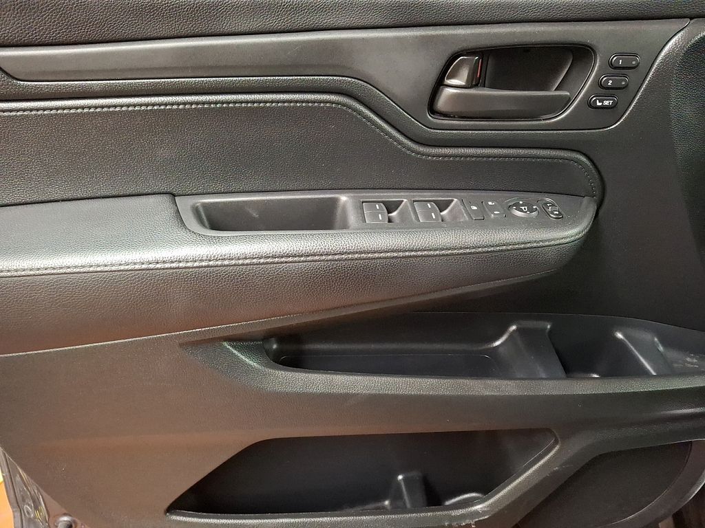 Thumbnail: 2023 Honda Odyssey - 9