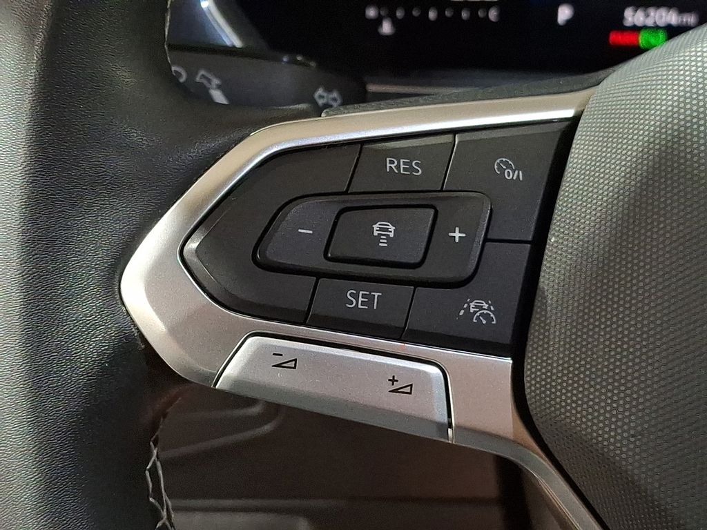 Thumbnail: 2023 Volkswagen Tiguan - 18