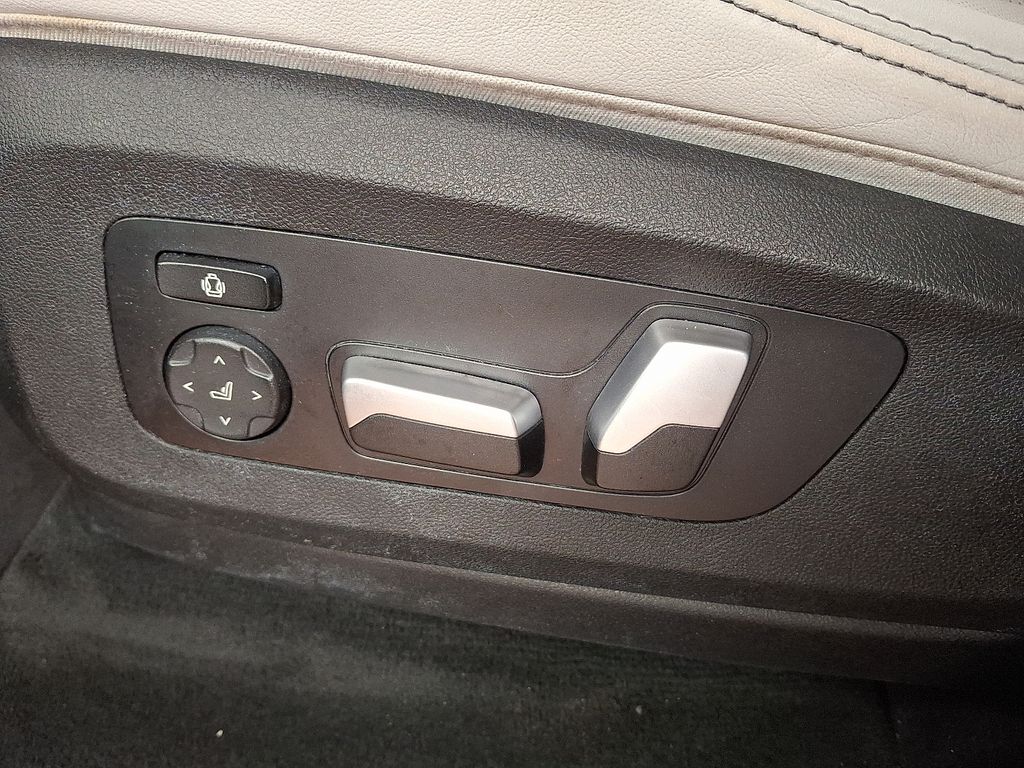 Thumbnail: 2023 BMW X5 - 9