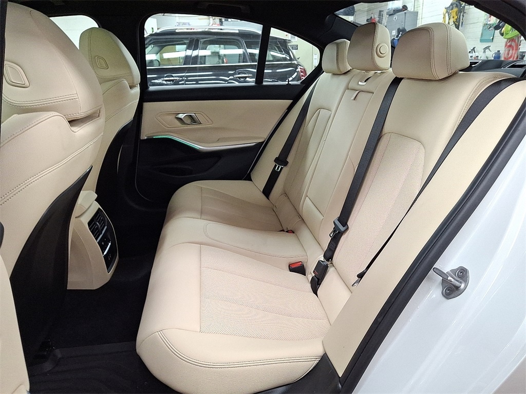 Thumbnail: 2025 BMW 3 Series - 8