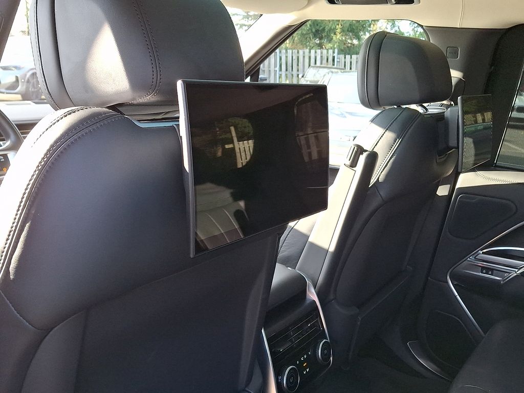 Thumbnail: 2023 Land Rover Range Rover - 7