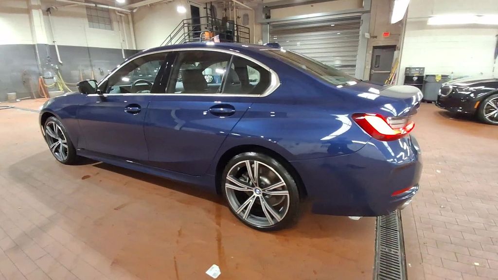 Thumbnail: 2024 BMW 3 Series - 6
