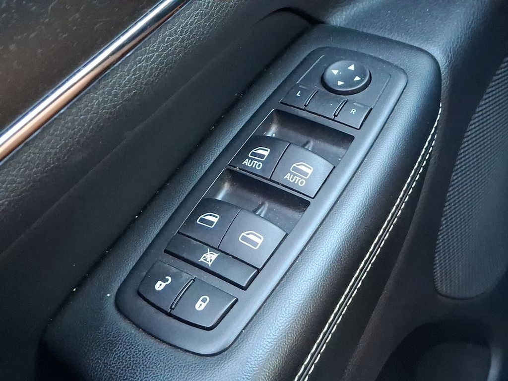 Thumbnail: 2017 Jeep Grand Cherokee - 24