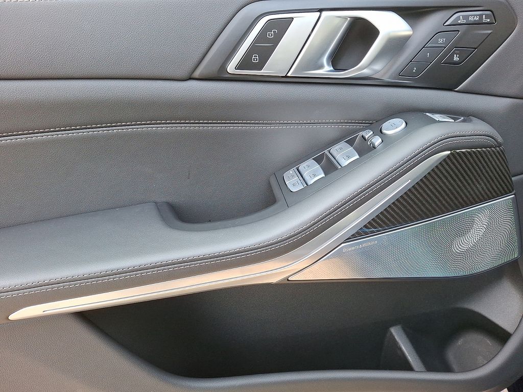 Thumbnail: 2025 BMW X7 - 9