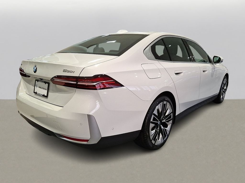 New 2026 BMW 530i xDrive Sedan