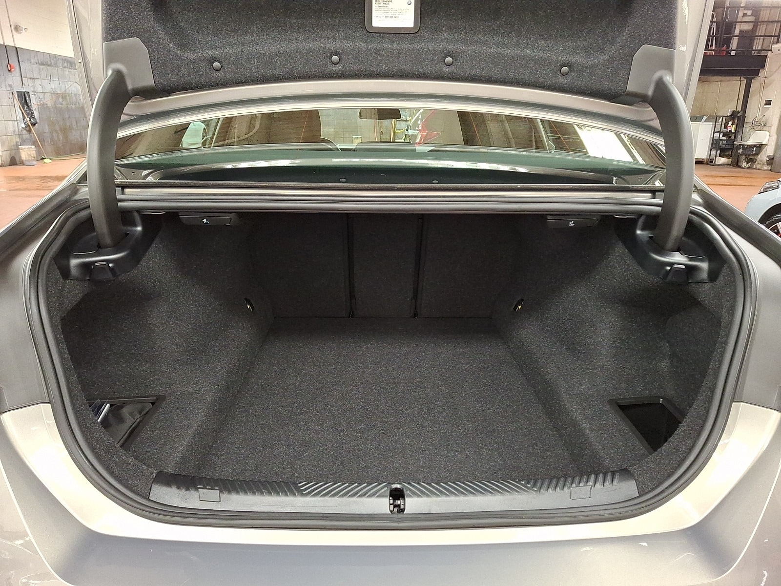 Thumbnail: 2025 BMW 5 Series - 23