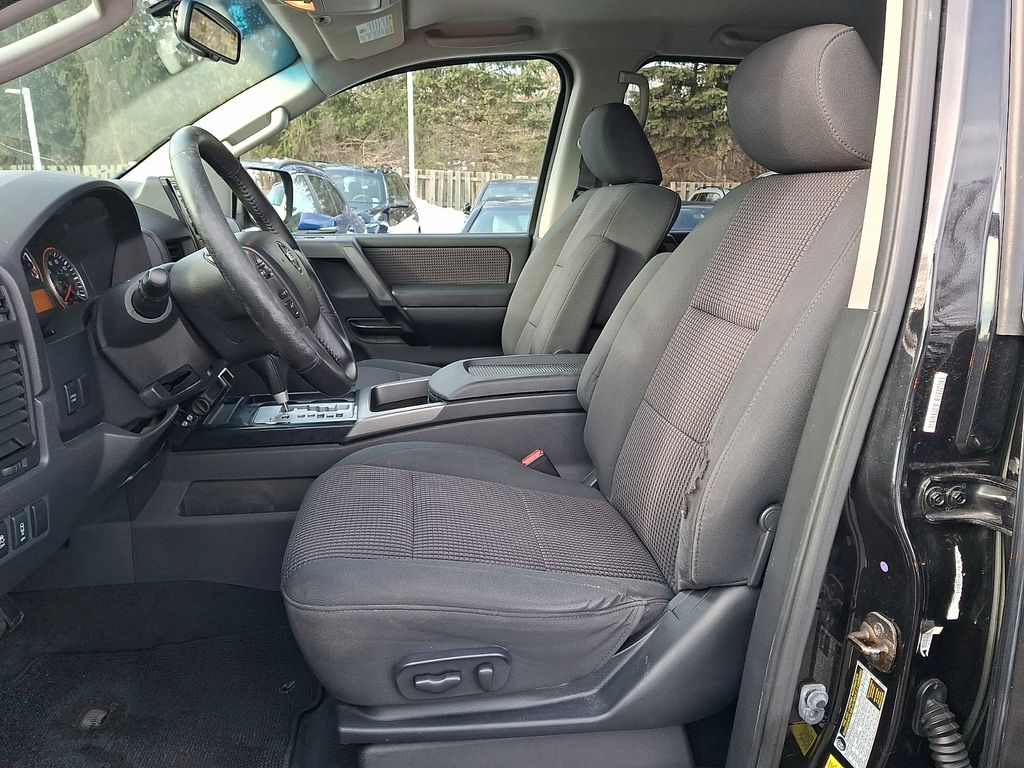 Thumbnail: 2014 Nissan Titan - 9