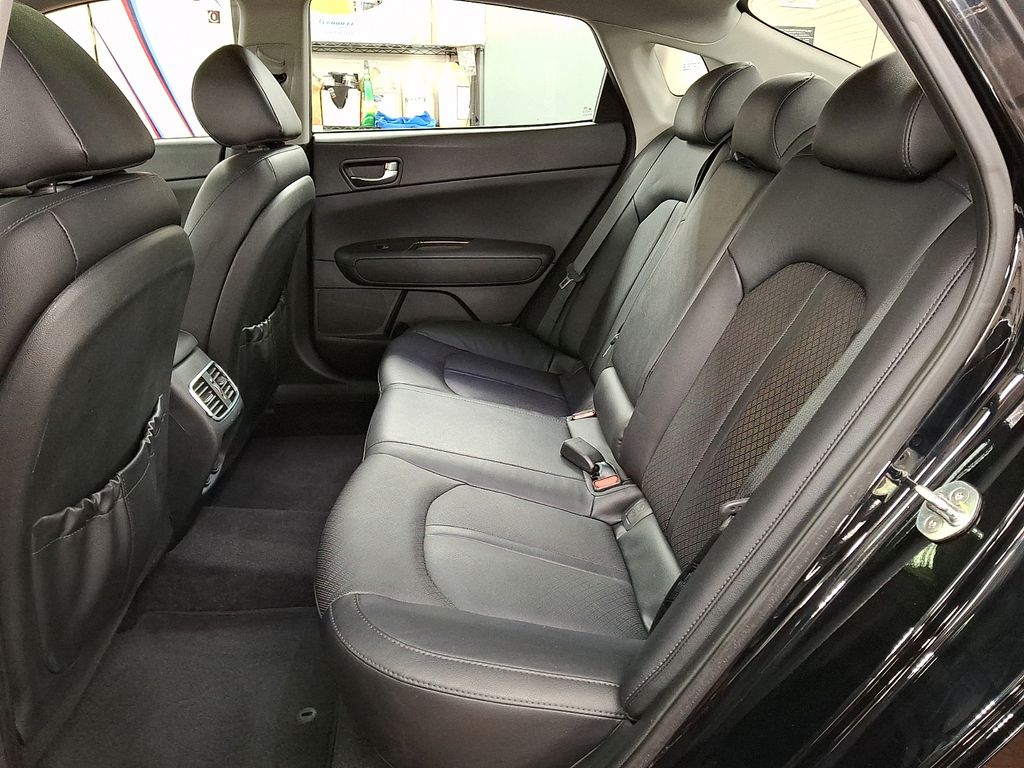 Thumbnail: 2016 Kia Optima - 8