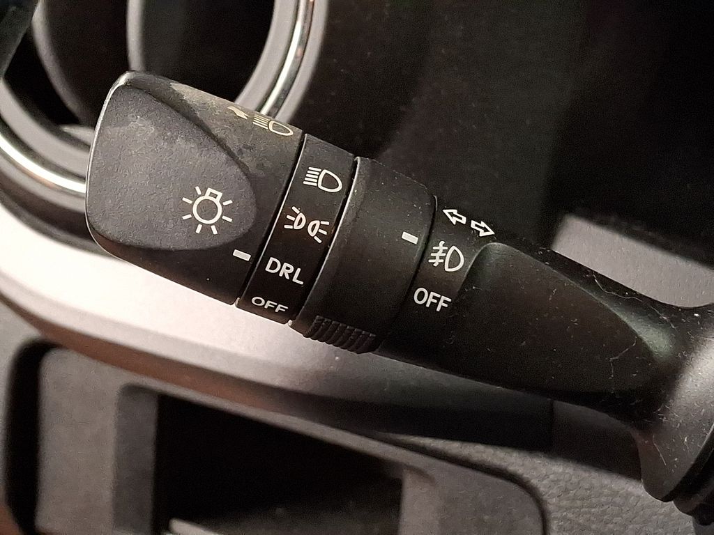 Thumbnail: 2019 Toyota Tacoma - 24