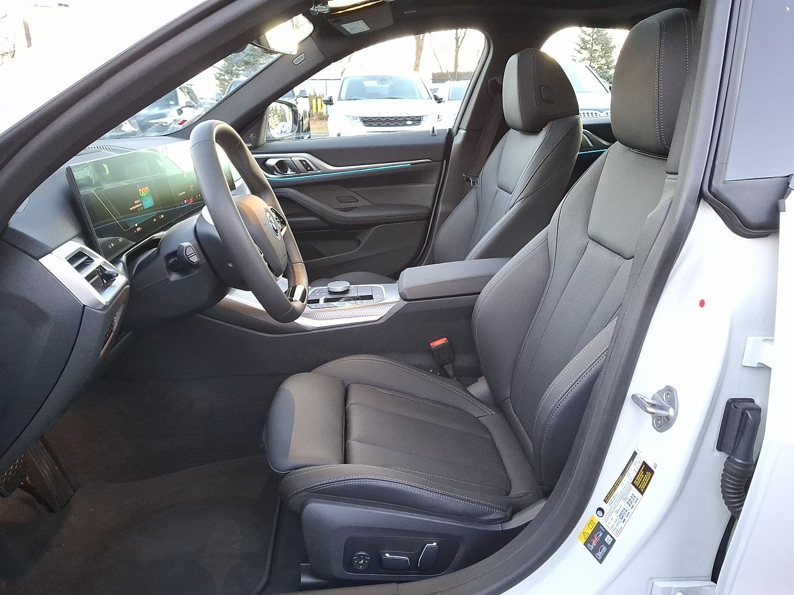 Thumbnail: 2025 BMW i4 - 11