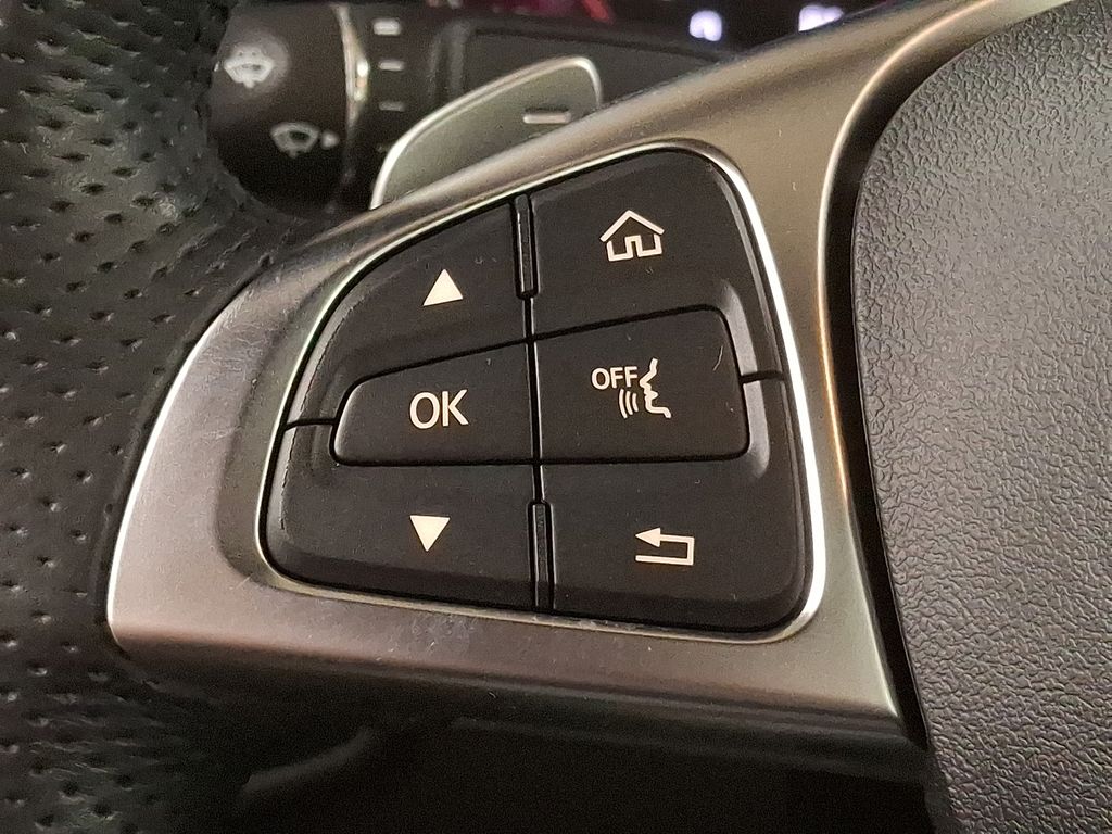 Thumbnail: 2017 Mercedes-Benz C-Class - 15