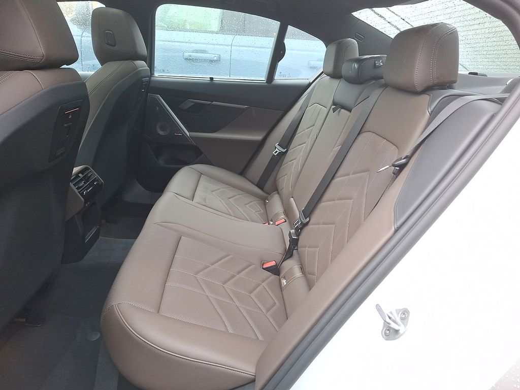 Thumbnail: 2025 BMW i5 - 7