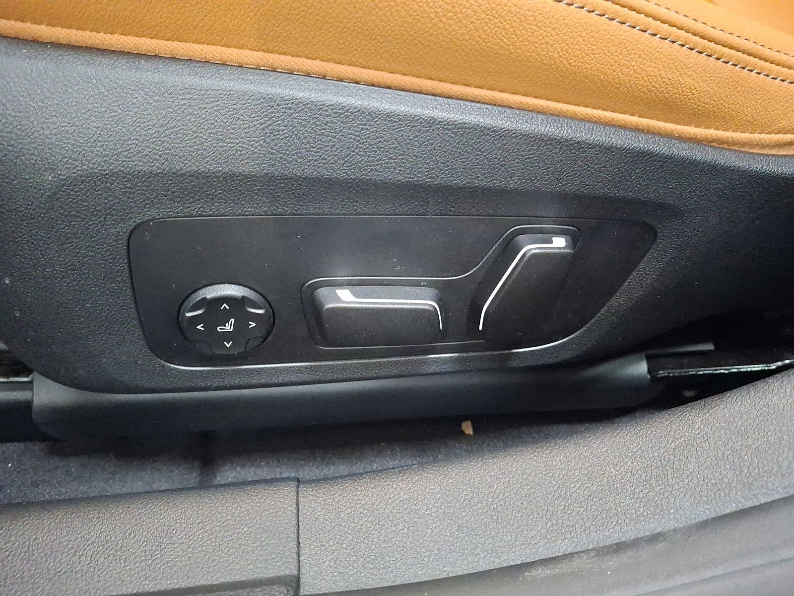 Thumbnail: 2025 BMW i4 - 10