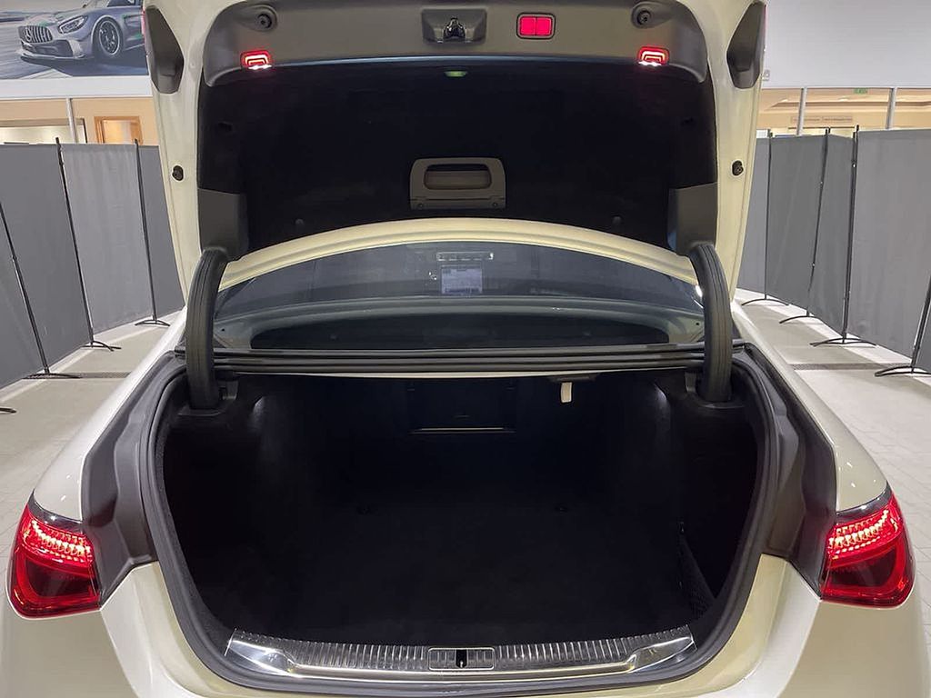 Thumbnail: 2021 Mercedes-Benz S-Class - 31