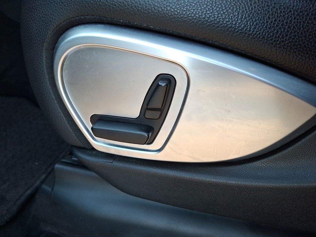 Thumbnail: 2006 Mercedes-Benz M-Class - 10