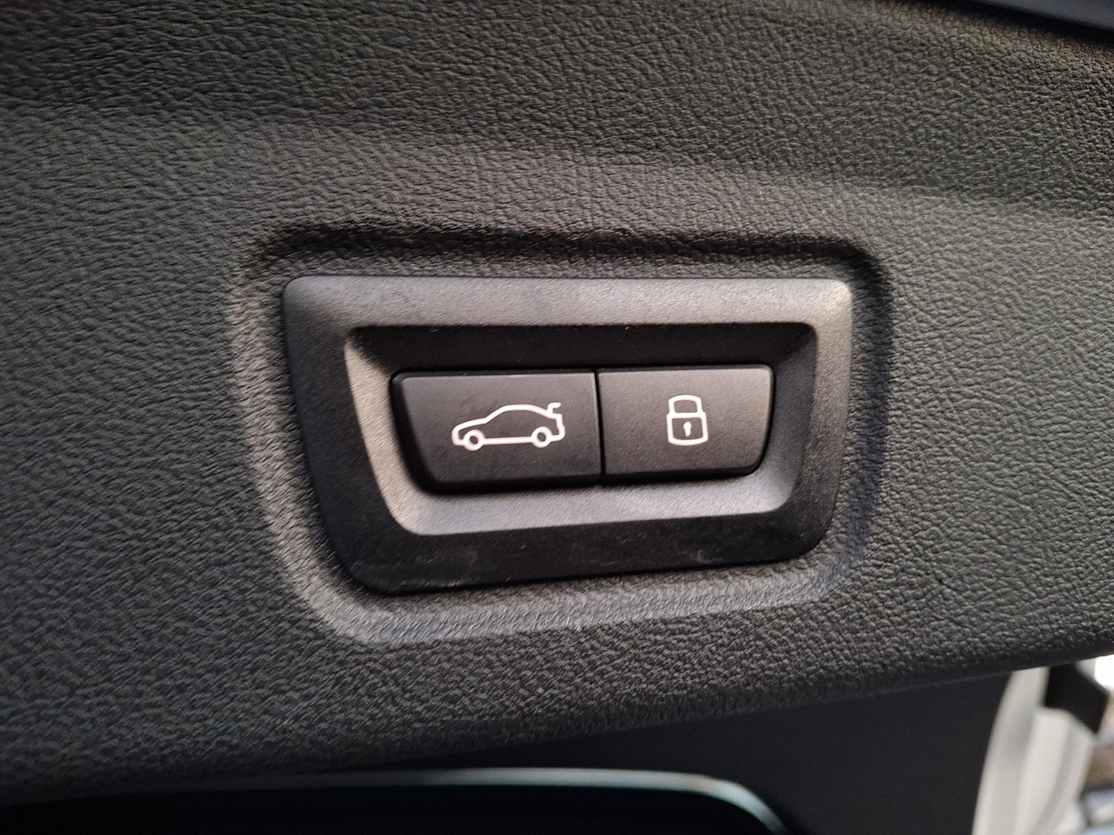 Thumbnail: 2025 BMW i4 - 29