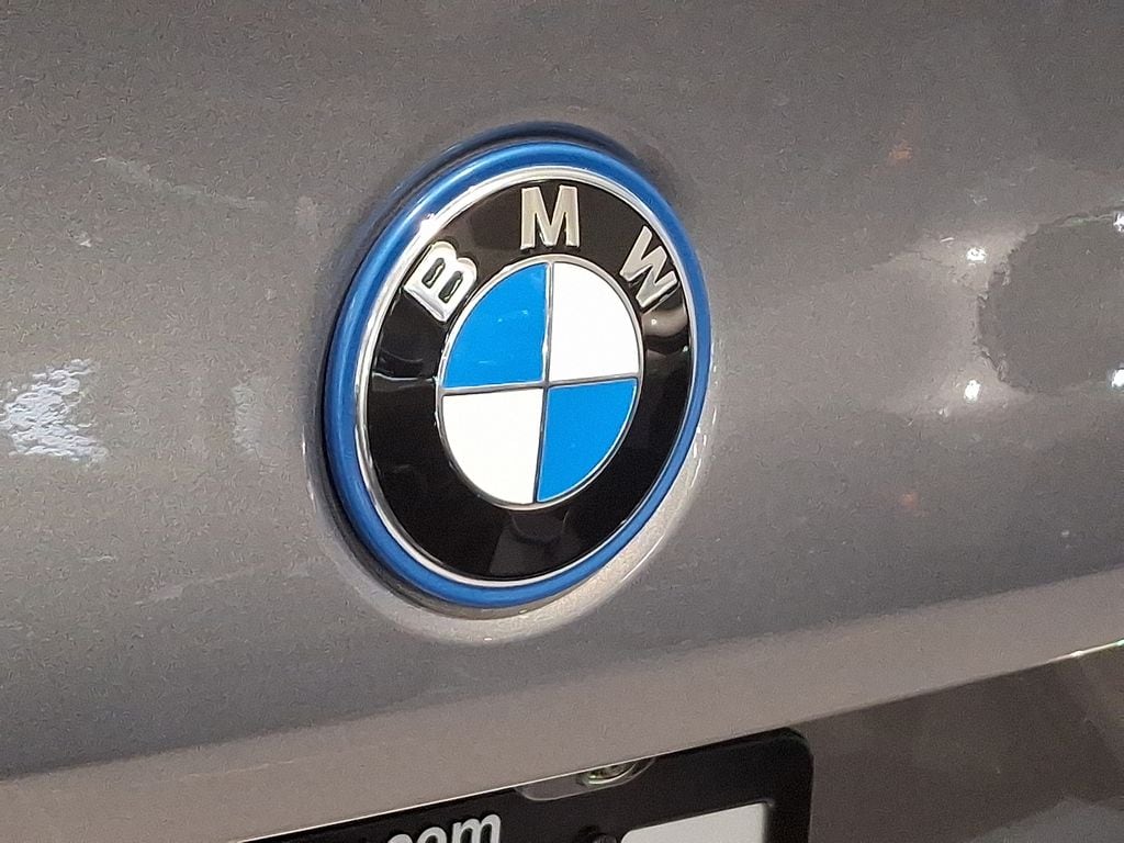 Thumbnail: 2025 BMW i5 - 9