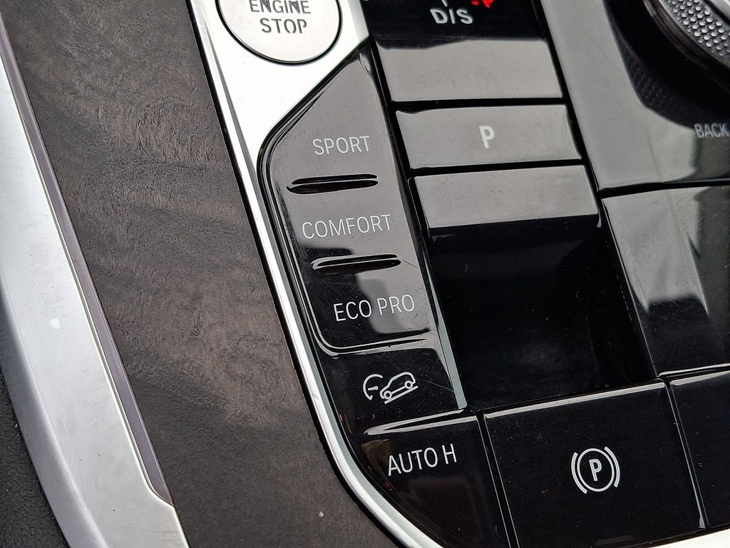 Thumbnail: 2023 BMW X7 - 21