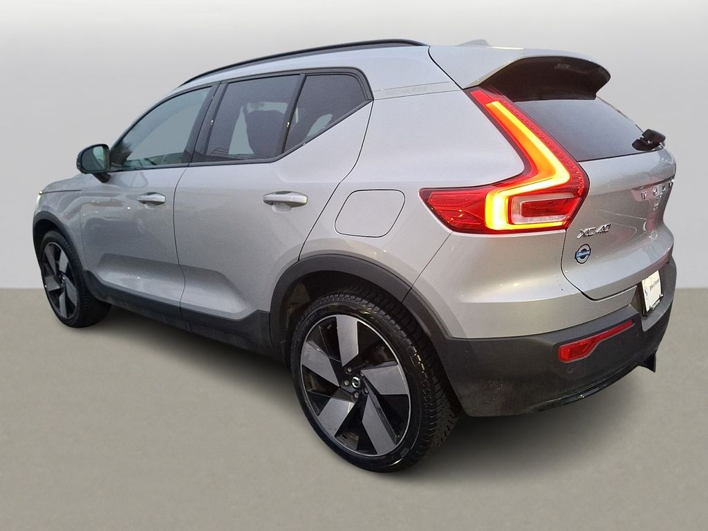 Thumbnail: 2023 Volvo XC40 - 5