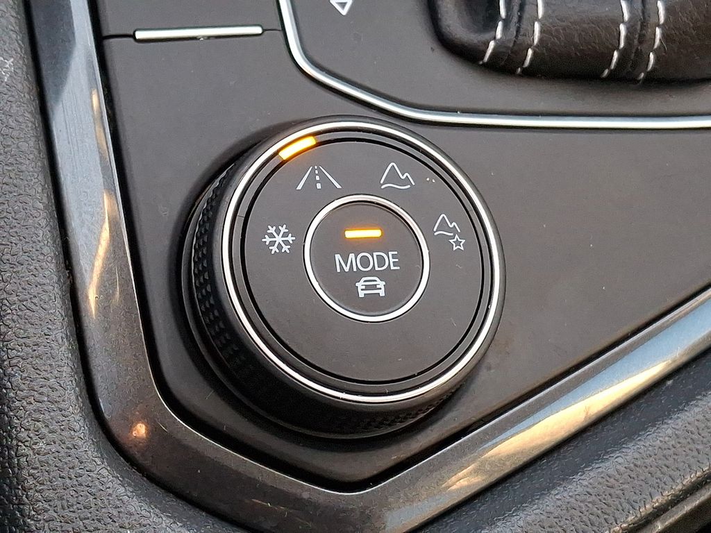 Thumbnail: 2021 Volkswagen Tiguan - 20