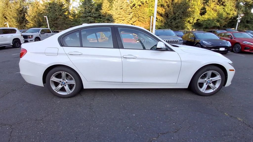 Thumbnail: 2014 BMW 3 Series - 9