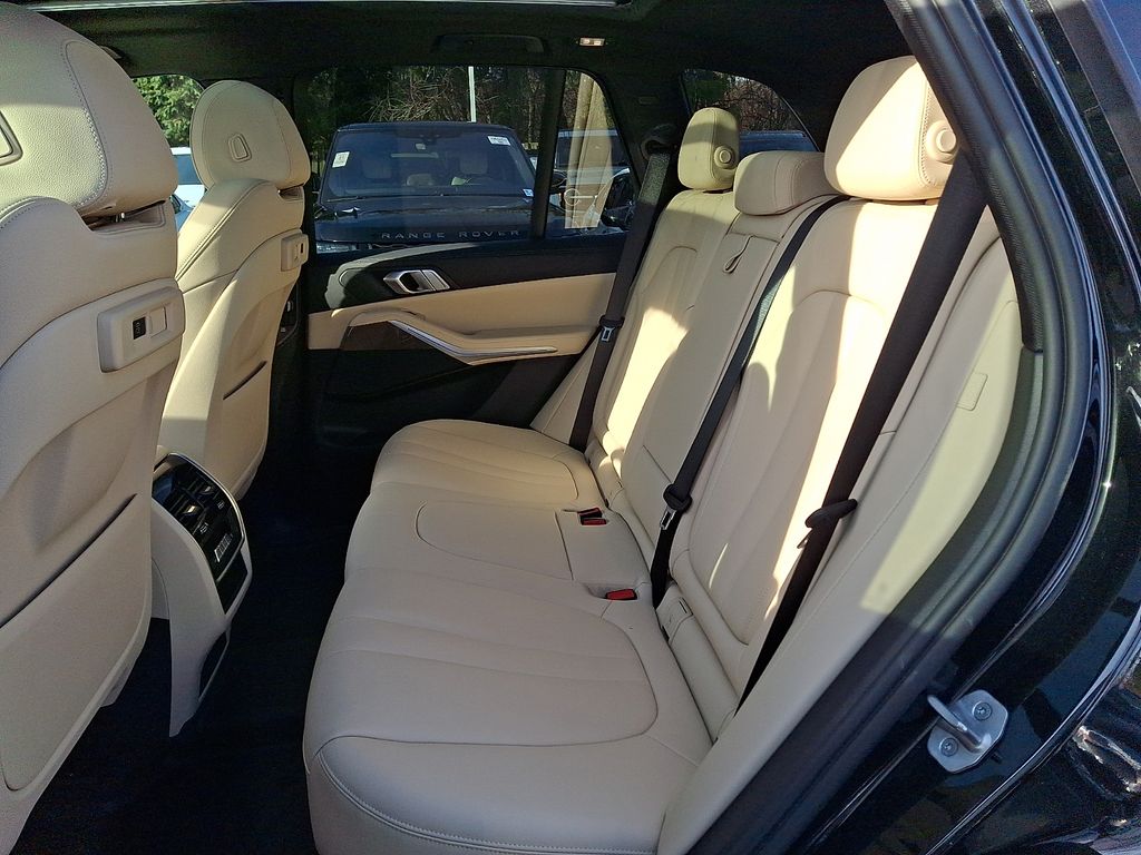 Thumbnail: 2022 BMW X5 - 8