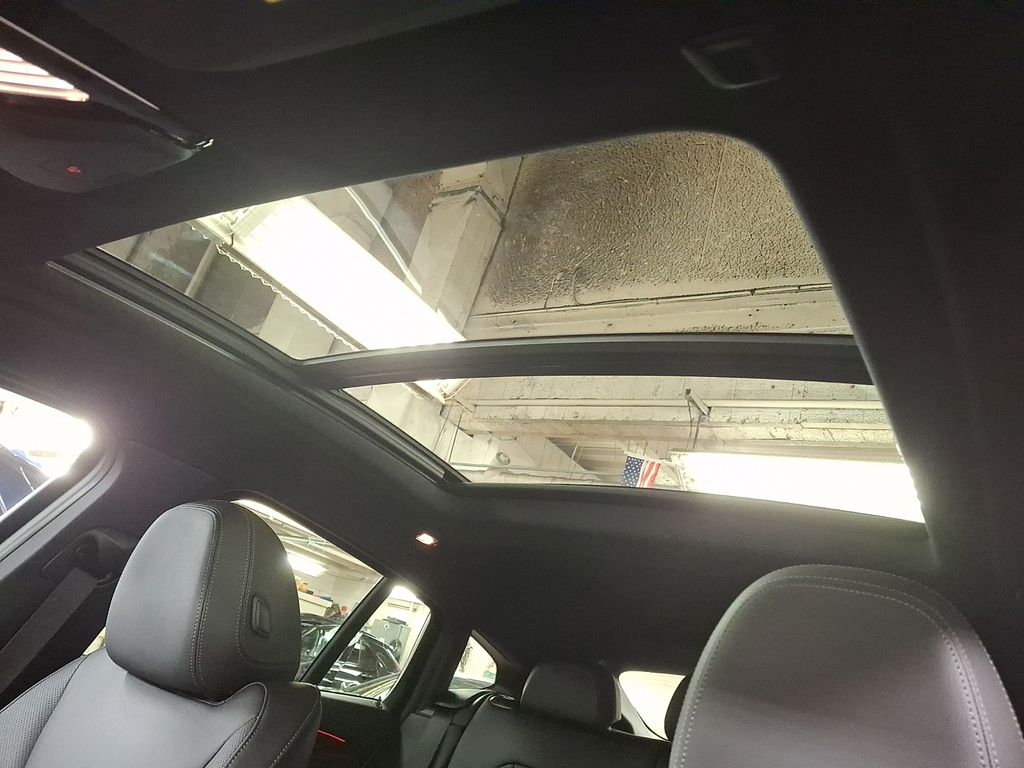 Thumbnail: 2025 BMW X4 - 8