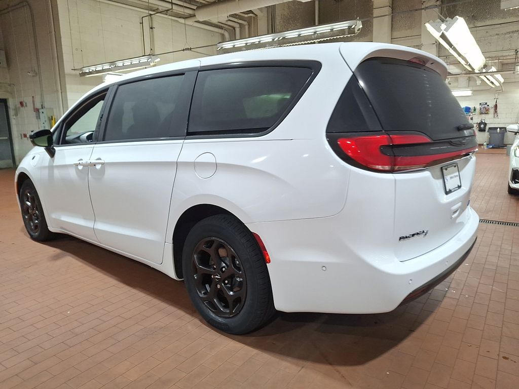 Thumbnail: 2024 Chrysler Pacifica - 7