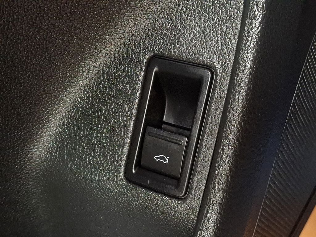 Thumbnail: 2017 Volkswagen Jetta - 25